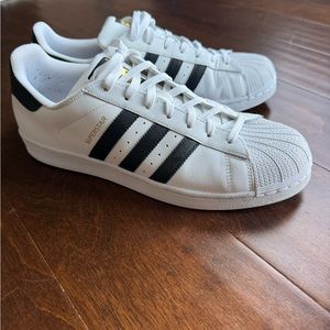 White ADIDAS superstar 10.5 men’s